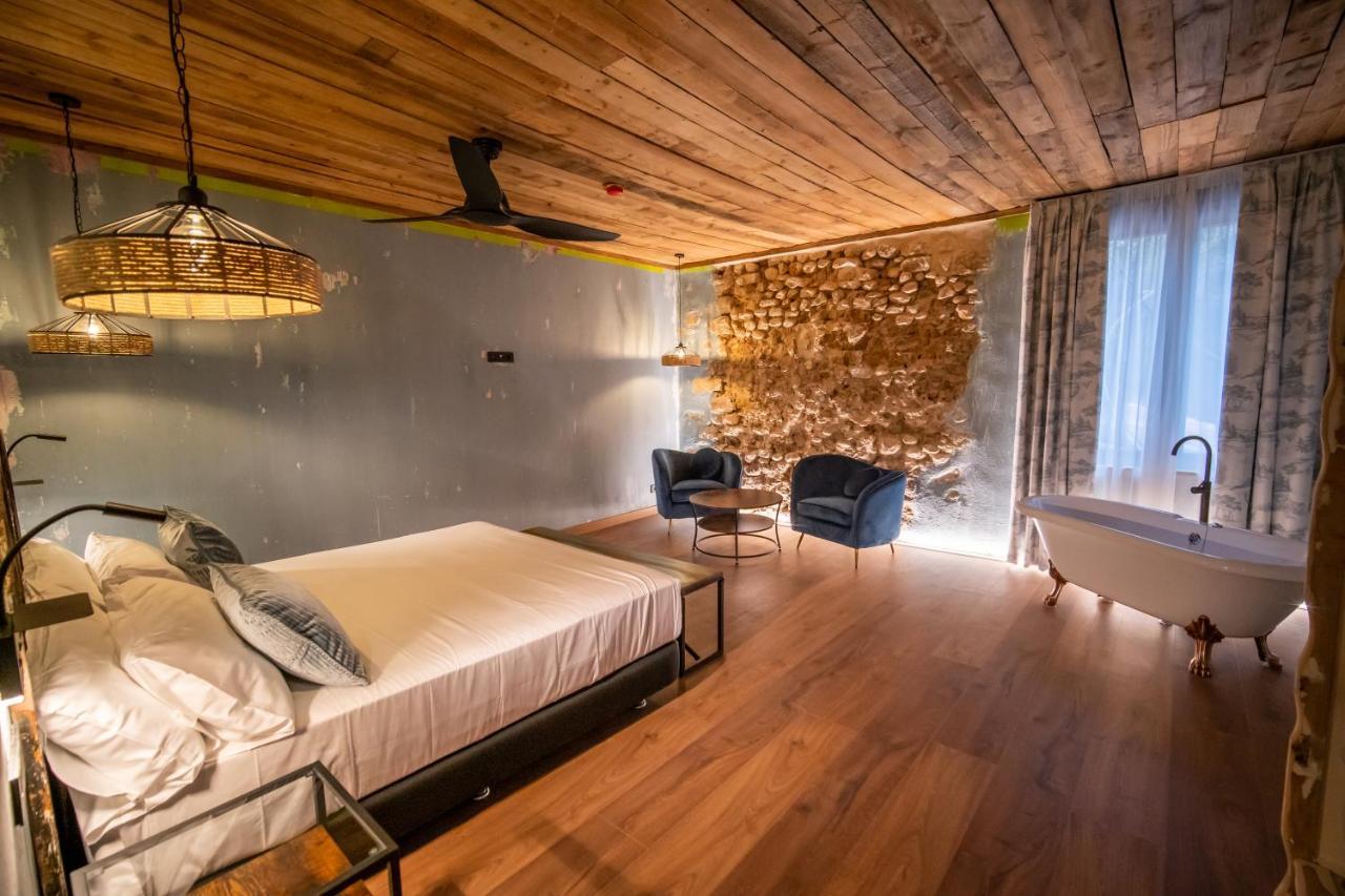 Hotel Somnifabrik Valderrobres Bagian luar foto