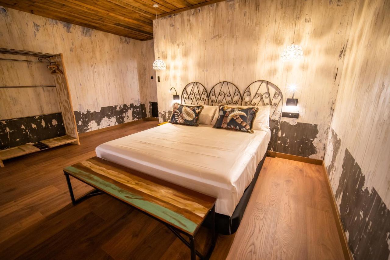 Hotel Somnifabrik Valderrobres Bagian luar foto